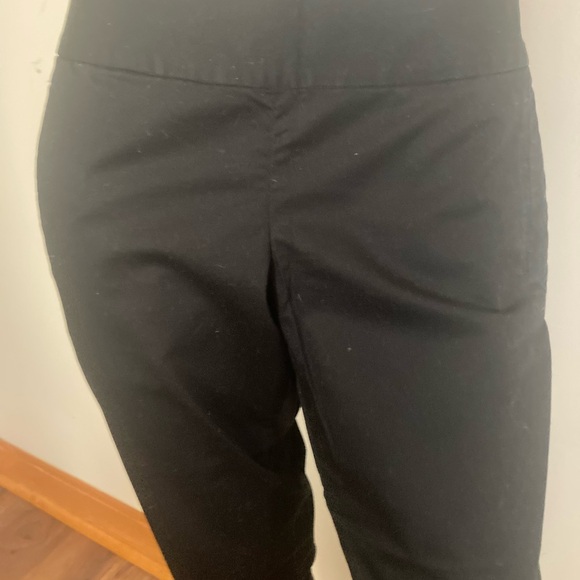 Women's Black Capris Pants
Item# TScpc15 - Picture 2 of 6